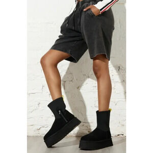 New UGG Classic Dipper Black Stretch Boots - 39EU (8.5-9.0 US)